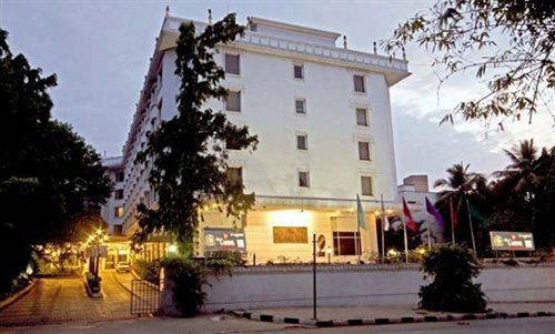 The Capitol Hotel Bangalore Exterior photo